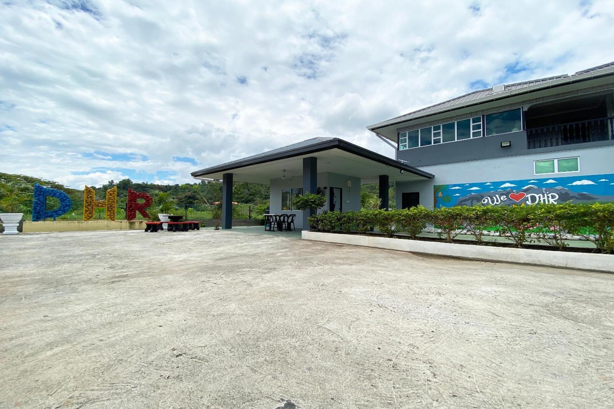 Oyo Home 90230 Dh Residence Kota Belud Esterno foto