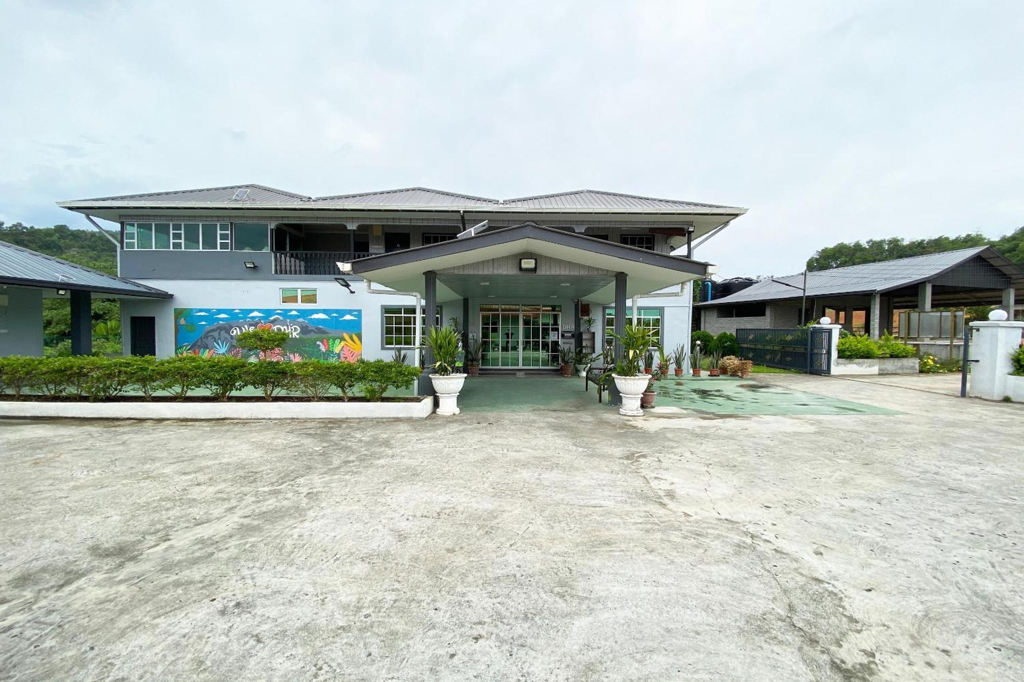 Oyo Home 90230 Dh Residence Kota Belud Esterno foto