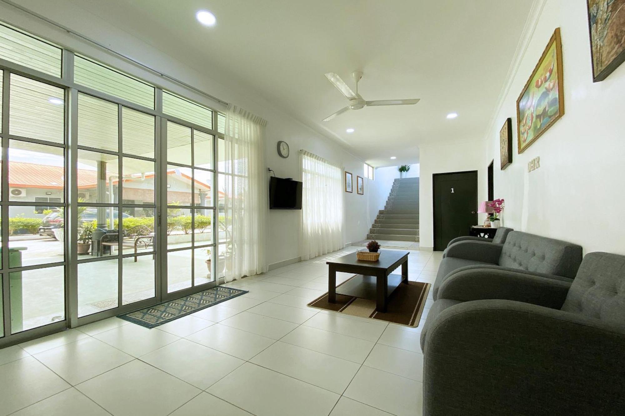 Oyo Home 90230 Dh Residence Kota Belud Esterno foto